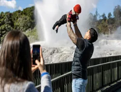 Te Rā Guided Experience at Te Puia